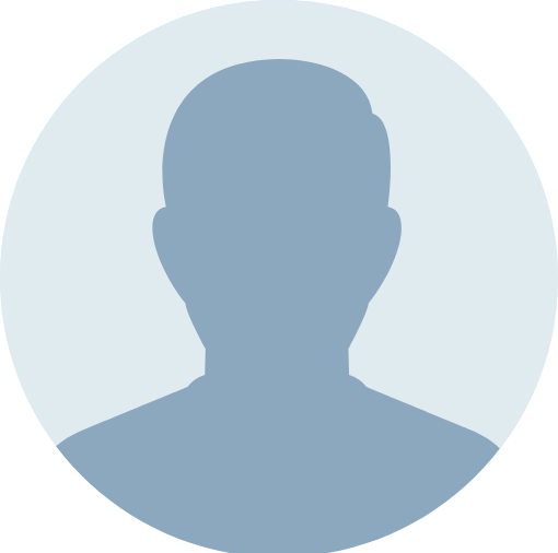 Rund sw Das Bild zeigt den Mitarbeiter David Roschmann von uNaice.